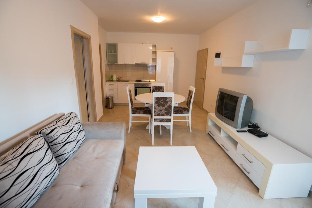 Rujno Apartments Starigrad Paklenica Quarto foto