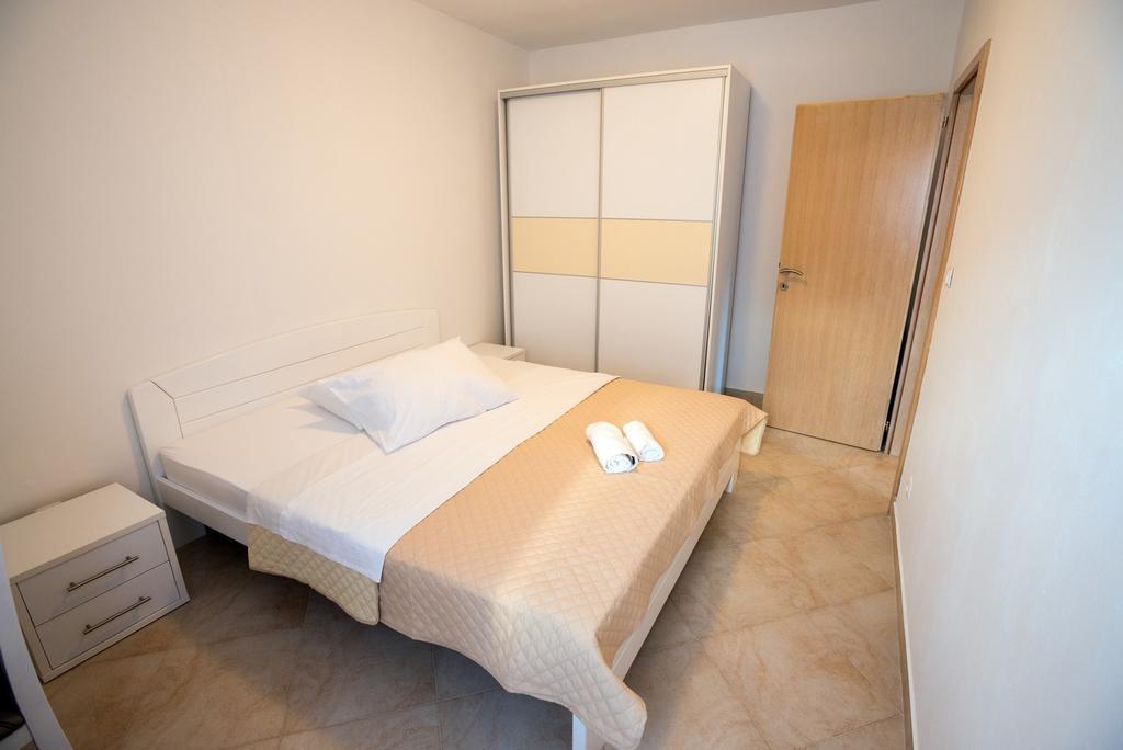 Rujno Apartments Starigrad Paklenica Quarto foto