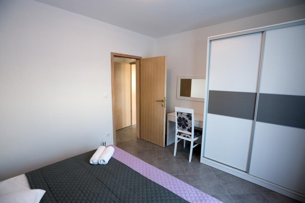 Rujno Apartments Starigrad Paklenica Exterior foto